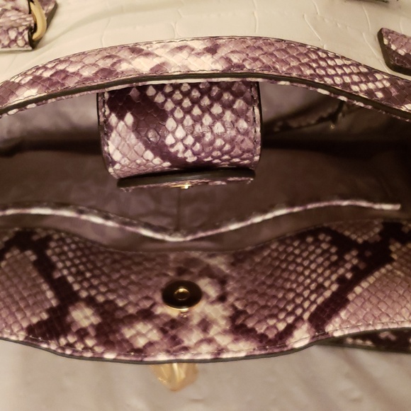 MK frame out satchel bag - Picture 3 of 8